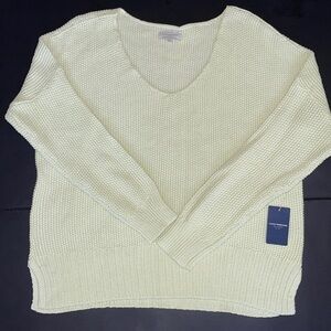 NEW YELLOW/GREEN VNECK CABLE KNIT SWEATER